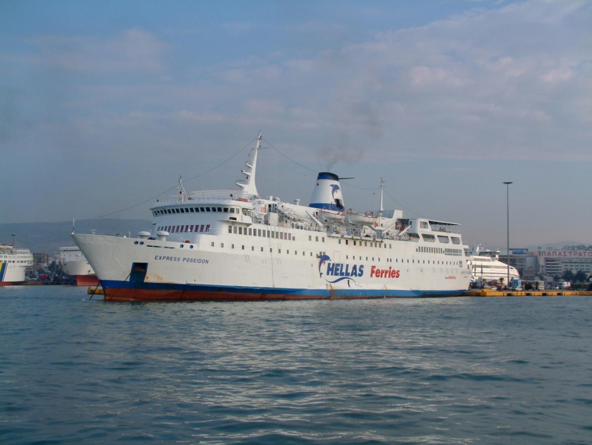 express poseidon in piraeus 2002