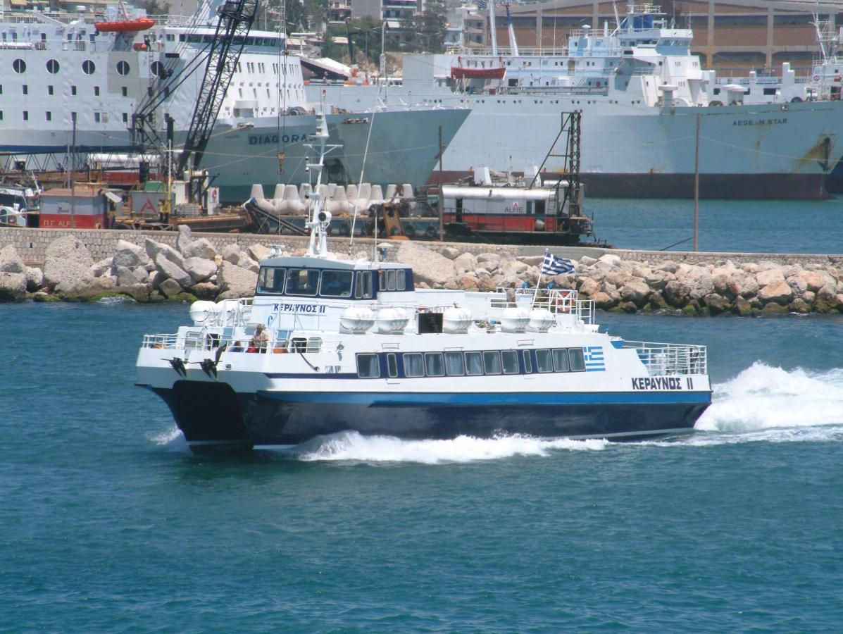 keravnos ll leaving piraeus 2002