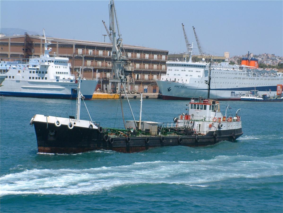 naousa leaving piraeus main port 2002