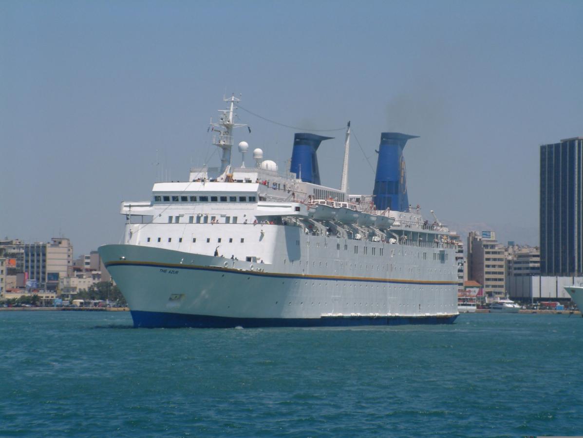 the azur leaving piraeus 2002