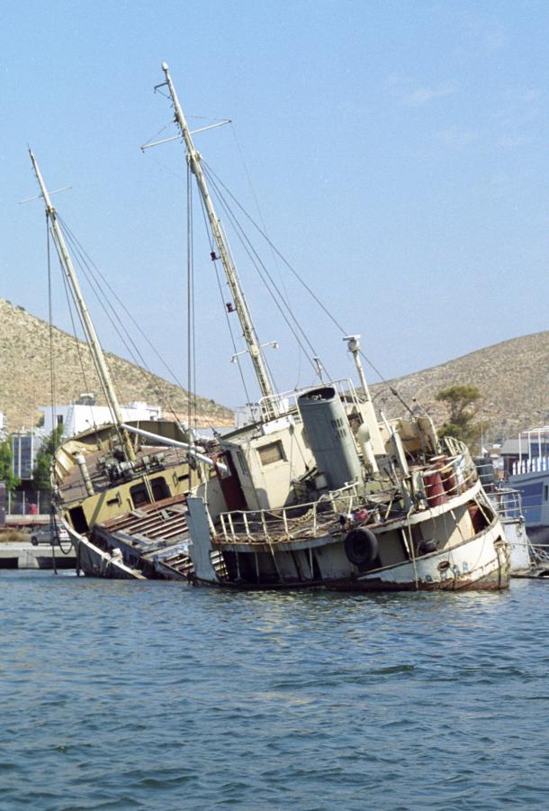 MARTHA SUNK IN KERATSINI
