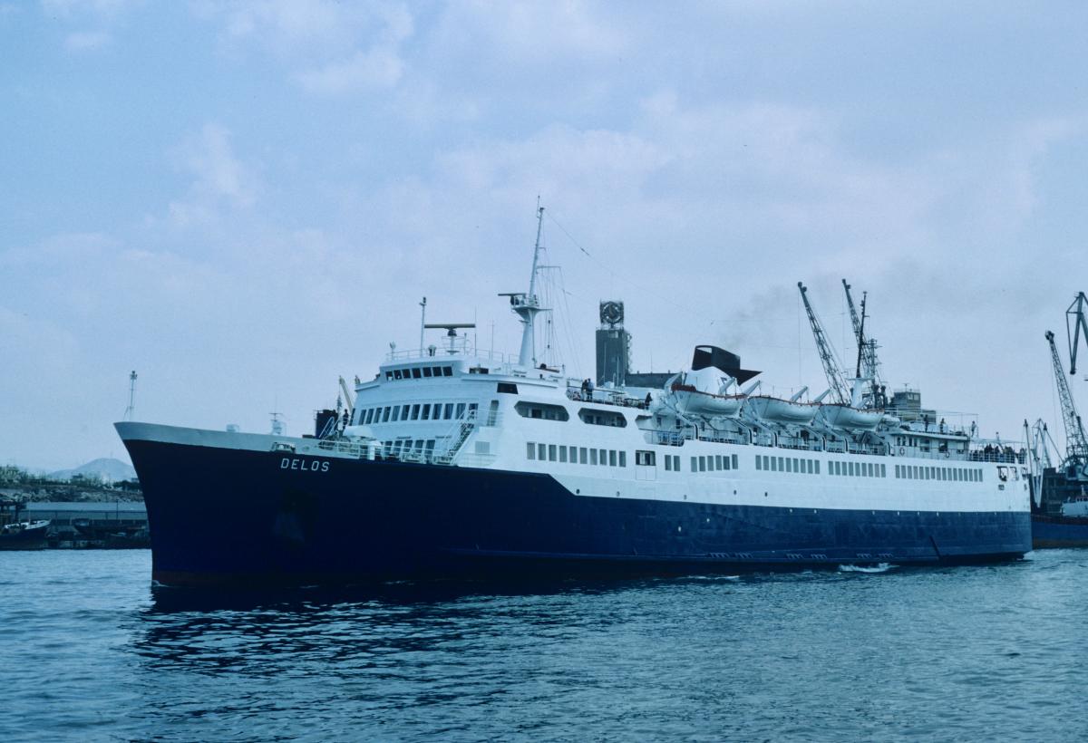 delos in piraeus 1984