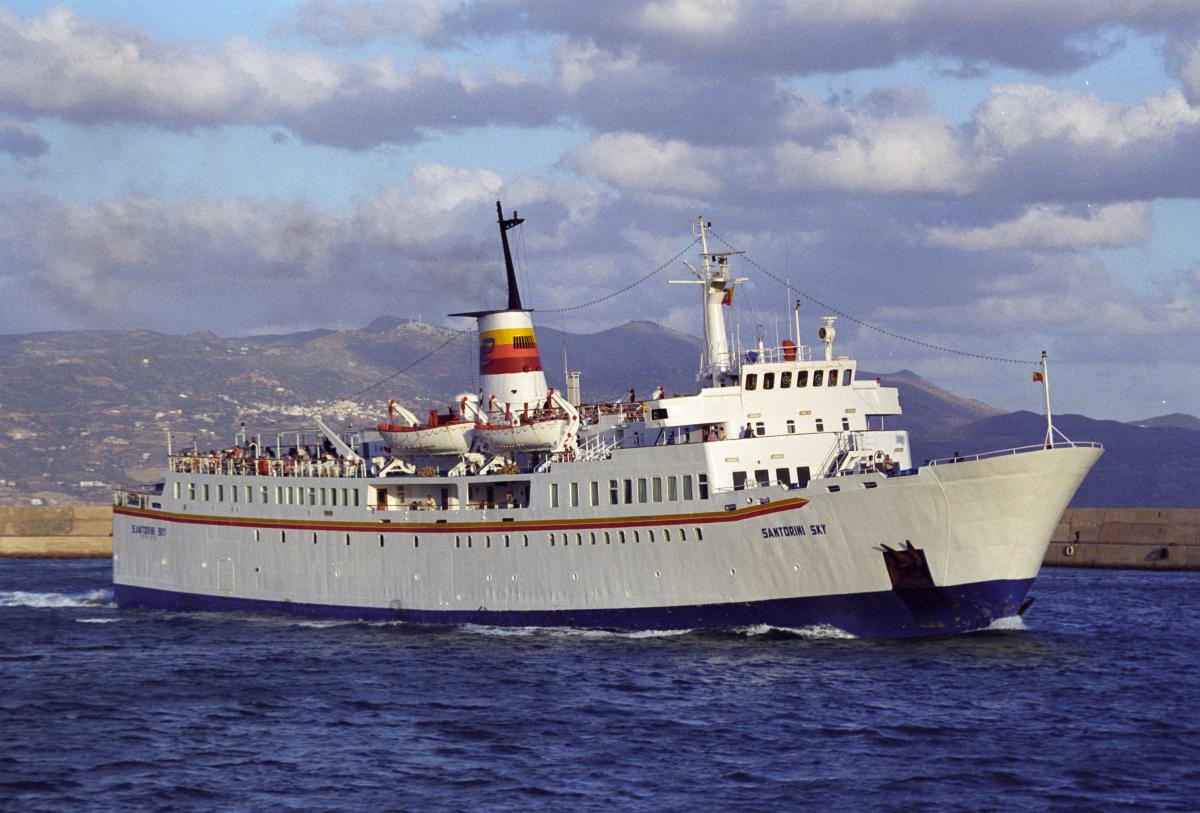 SANTORINI SKY AT HERAKLION CIRCA 2003